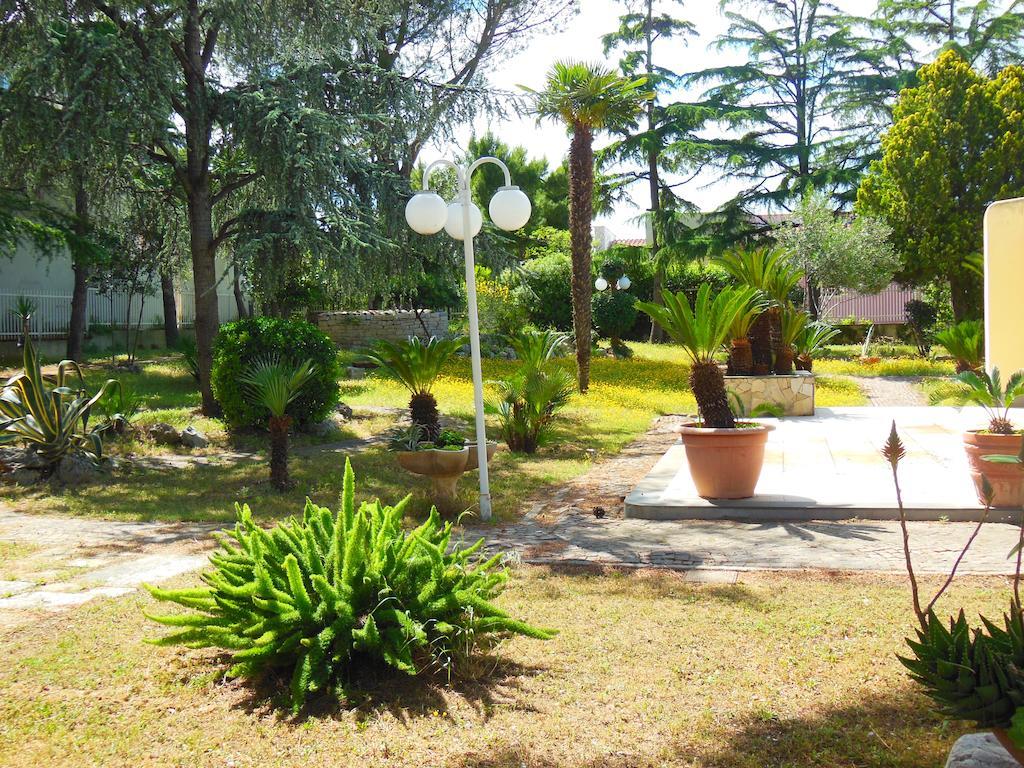B&B Villa Garden Bisceglie Exterior photo